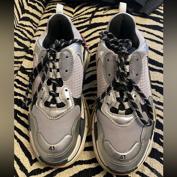BALENCIAGA TRIPLE S SNEAKERS - Picture 2 of 5